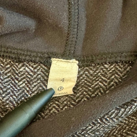 Lululemon Think Fast Hoodie in size 4 - Picture 6 of 10